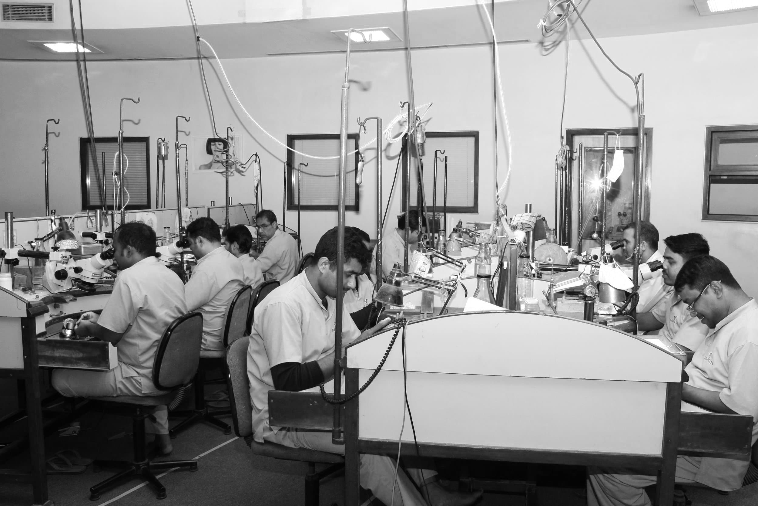 La planta de trabajo del taller de Gem Plaza en Sitapura, Jaipur