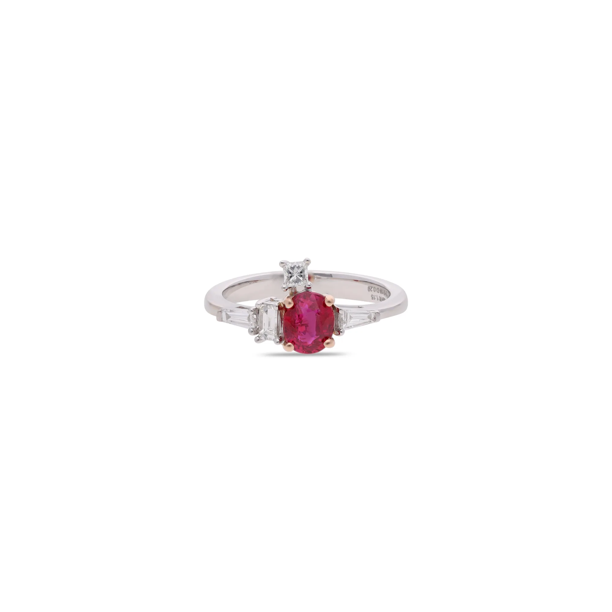 Anillo de oro amarillo y blanco 18K con rubí y diamantes