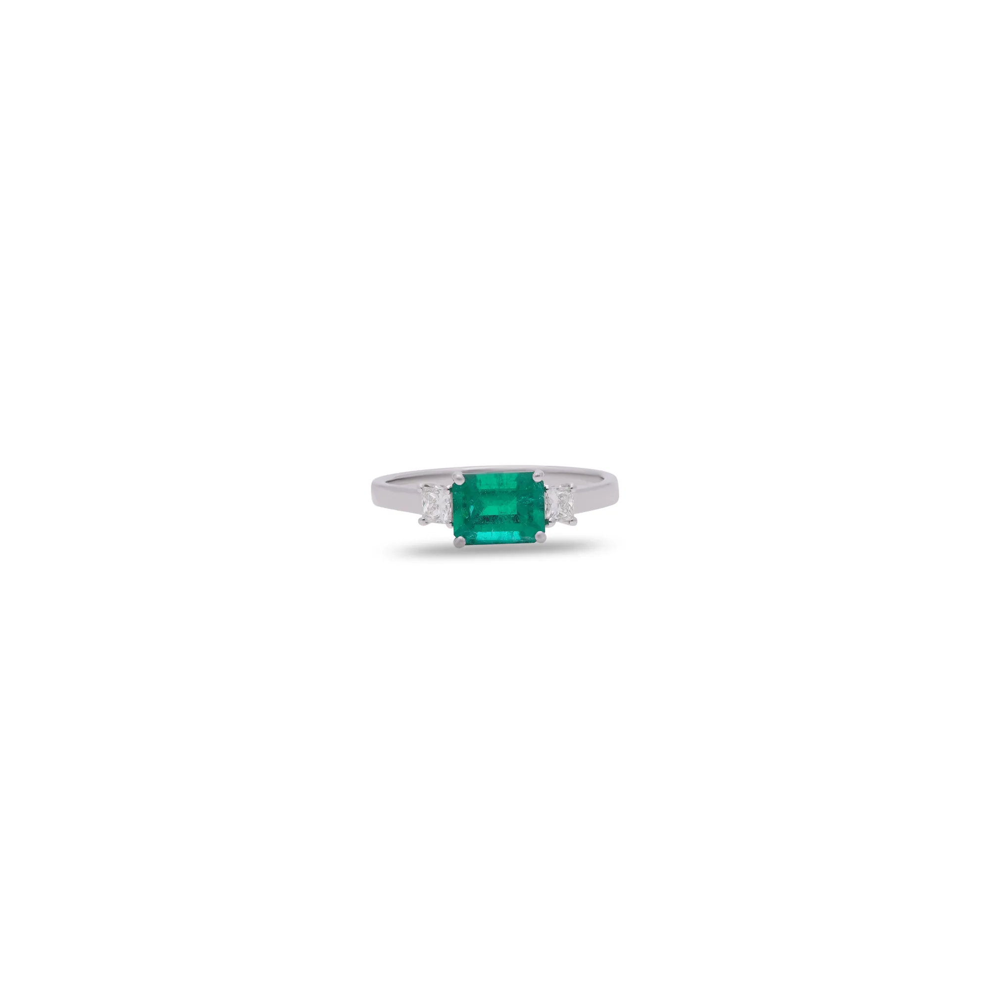 Anillo de oro 18K con esmeralda y diamantes